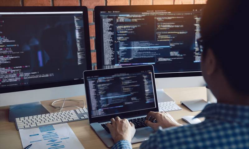 数据科学选型:R与Python如何赋能红桥区网站建设?
